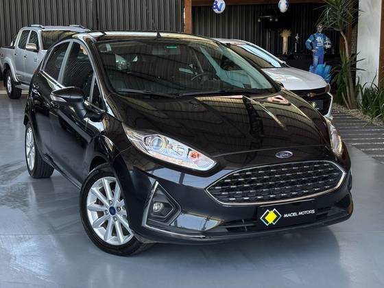 FORD FIESTA 1.6 TI-VCT FLEX TITANIUM POWERSHIFT FORD FIESTA 1.6 TI-VCT FLEX TITANIUM POWERSHIFT